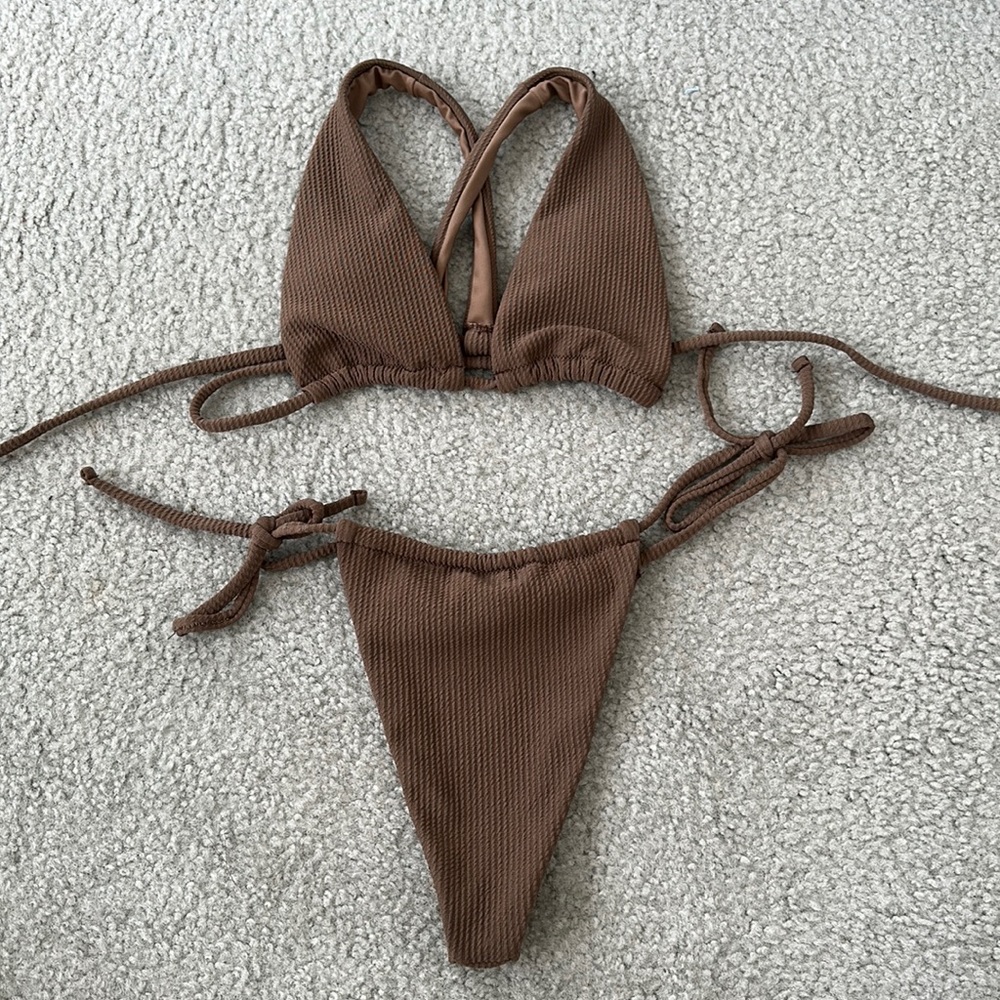 Quatre Swim Launch 002 - Cacao